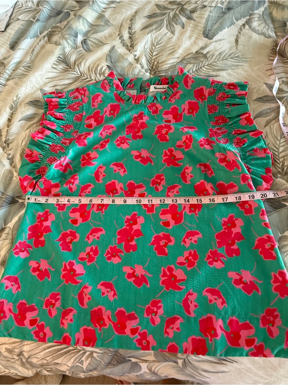 Boutique sleeveless top mock neck ! Excellent condition - Picture 8 of 9